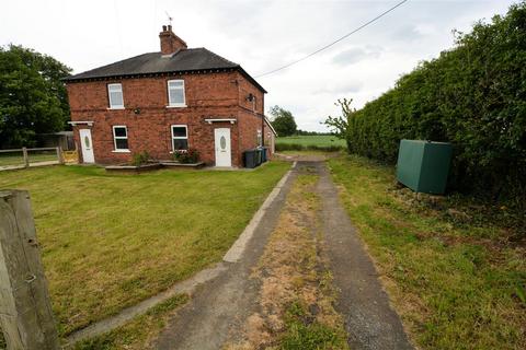 2 bedroom semi-detached house to rent, Balne Hall Road, Balne