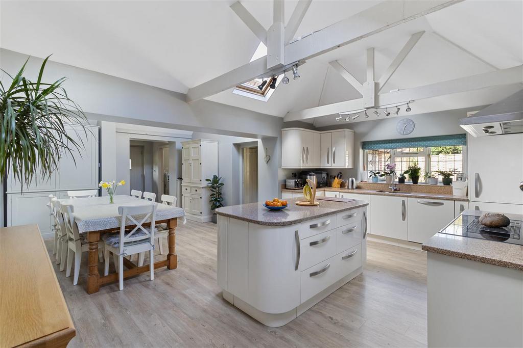 Kitchen/Dining Room
