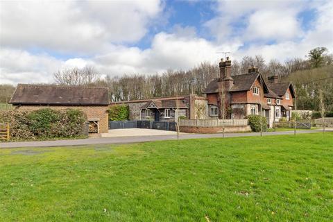 undefined, West Lodge, Bordean, Petersfield