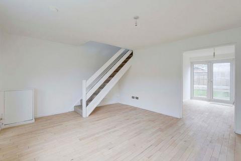 3 bedroom terraced house for sale, Apple Walk, Nottingham NG3