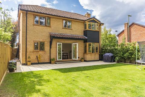 4 bedroom detached house for sale, Penny Hedge, Barton On Sea, Hampshire. BH25 7TA