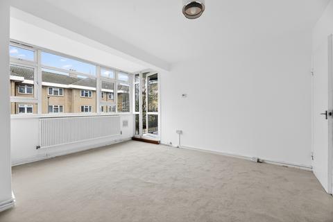 3 bedroom flat for sale, Weydown Close, London