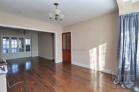3 bedroom terraced house for sale, Royal Avenue, Waltham Cross