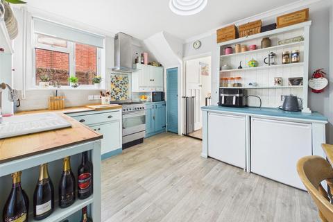 2 bedroom house for sale, The Grove, Walton on Thames