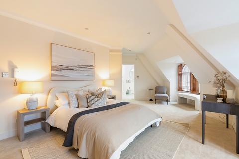3 bedroom apartment for sale, Gillespie House, Holloway Drive, Virginia Water, GU25