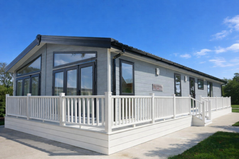 2 bedroom lodge for sale, Allerthorpe East Riding of Yorkshire