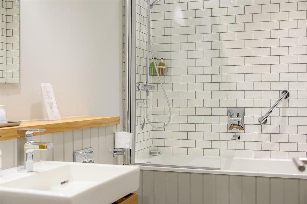 Family bathroom