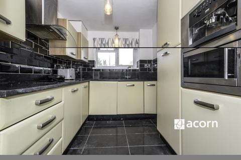 2 bedroom flat to rent, Hillside Court, Strood, ME2
