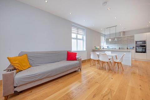 2 bedroom house for sale, High Street, Hampton TW12