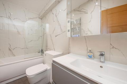 2 bedroom house for sale, High Street, Hampton TW12
