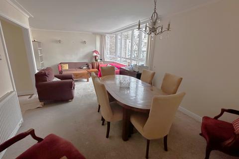 3 bedroom flat for sale, Hyde Park Towers, Porchester Terrace, W2
