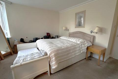 3 bedroom flat for sale, Hyde Park Towers, Porchester Terrace, W2