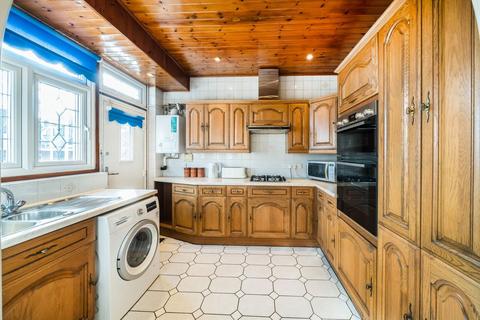 5 bedroom house for sale, Arnos Road, London N11