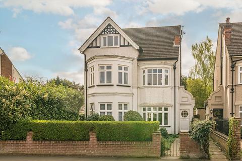 Effingham Road, Surbiton KT6