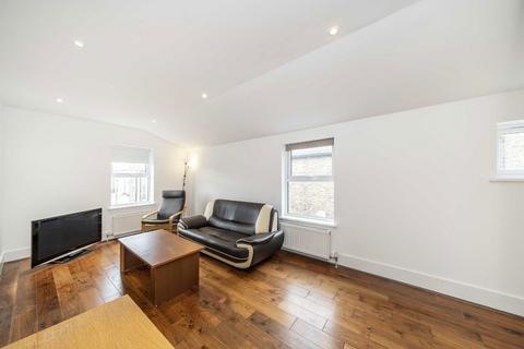3 bedroom flat to rent, Morrish Road, London SW2