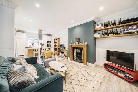 2 bedroom flat for sale, Foulser Road, London SW17