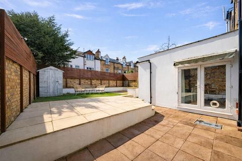 2 bedroom flat for sale, Foulser Road, London SW17