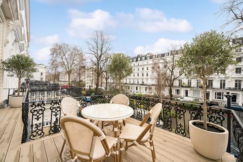 3 bedroom flat for sale, St. Stephens Gardens, London W2