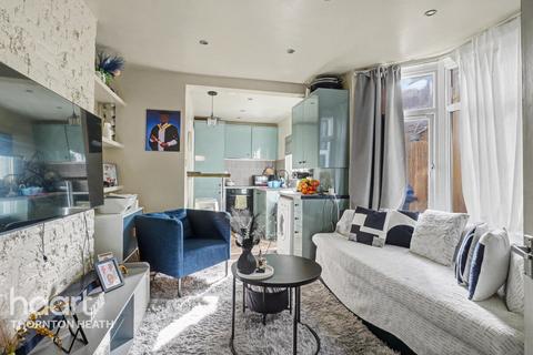2 bedroom character property for sale, Gillett Road, Thornton Heath
