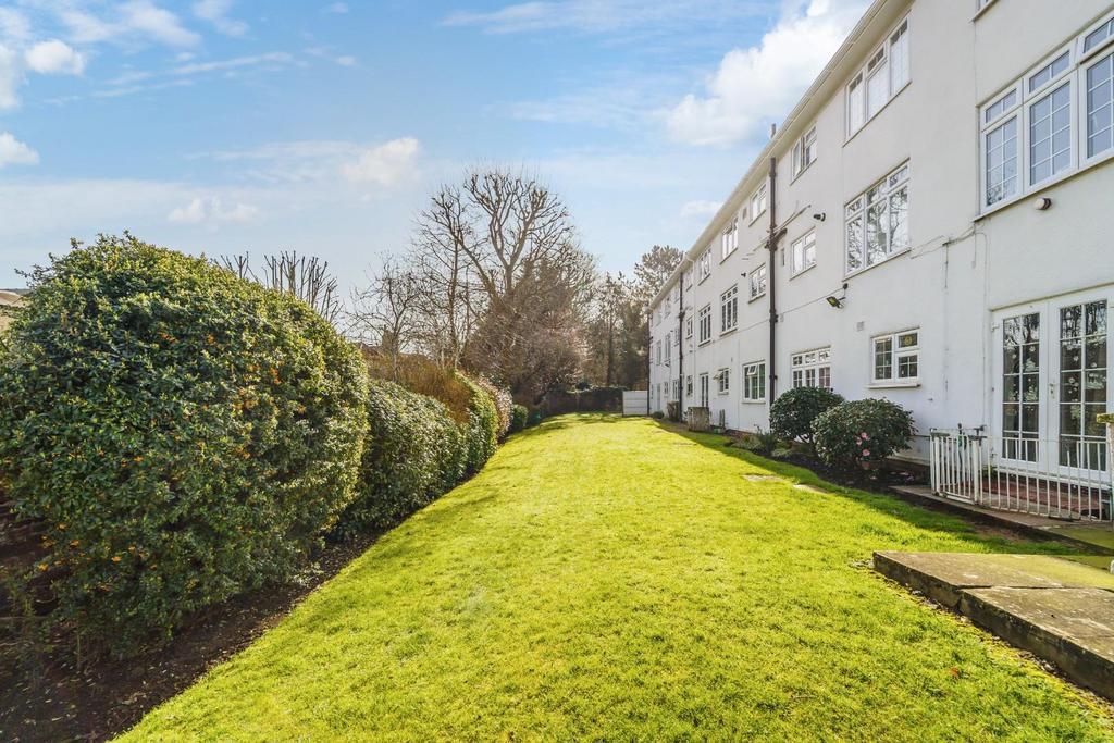 Manor house court