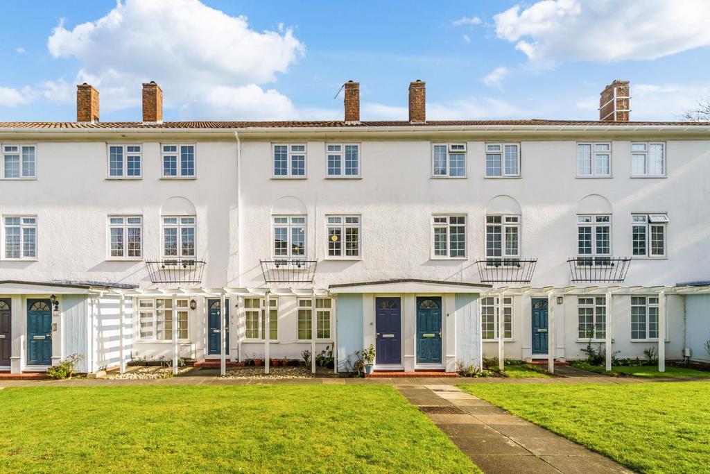 Manor house court
