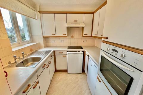 1 bedroom apartment for sale, Potters Court, Potters Bar EN6