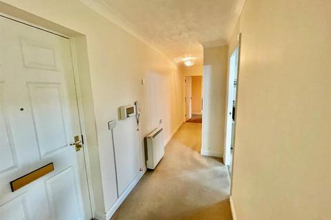 1 bedroom apartment for sale, Potters Court, Potters Bar EN6