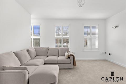 2 bedroom flat for sale, Queens Road, Buckhurst Hill