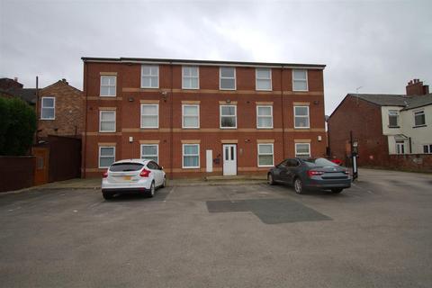 2 bedroom apartment to rent, Denton Road, Manchester M34
