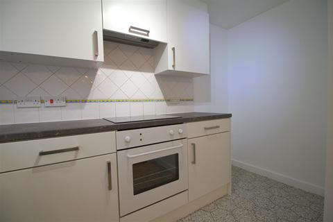 2 bedroom apartment to rent, Denton Road, Manchester M34