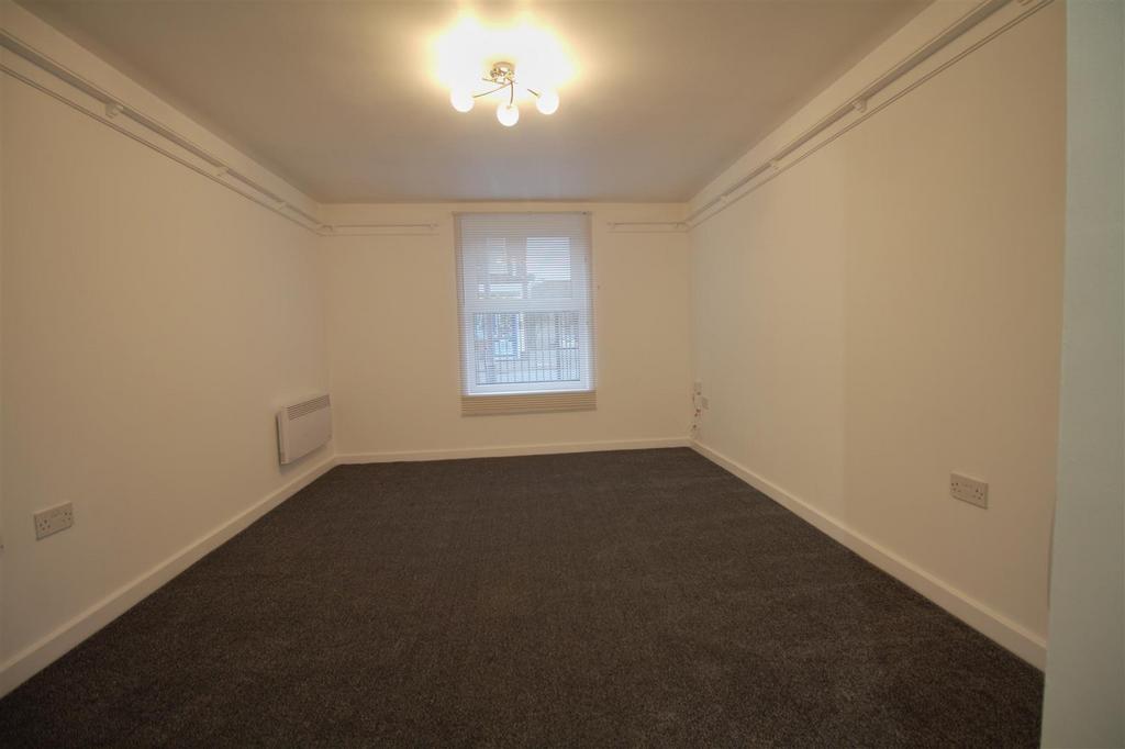 Bedroom..jpg