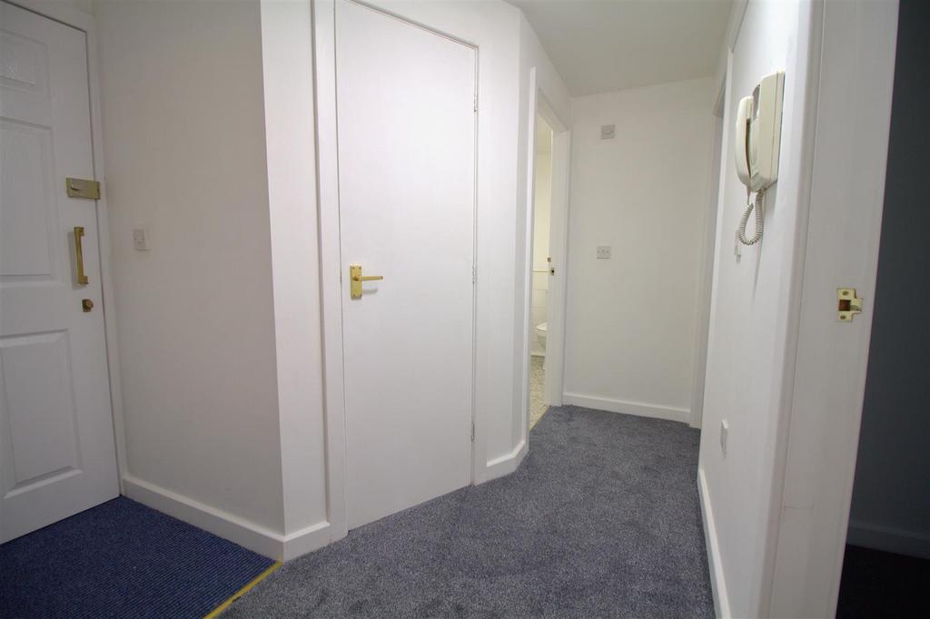 Hallway.jpg