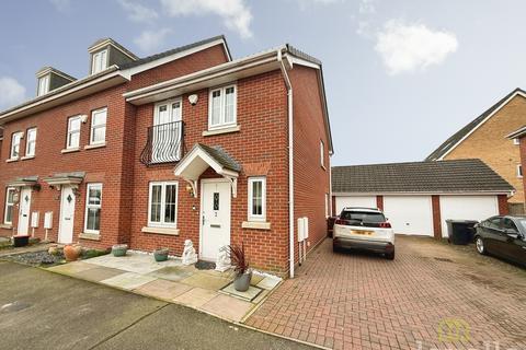 3 bedroom end of terrace house for sale, Julius Way , North Hykeham LN6