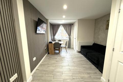 2 bedroom terraced house for sale, Horse Fair, Rugeley