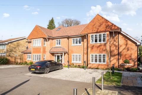 undefined, Queens Road, Weybridge, KT13