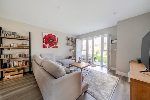 undefined, Queens Road, Weybridge, KT13