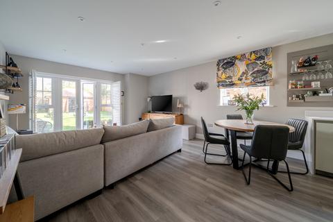 undefined, Queens Road, Weybridge, KT13