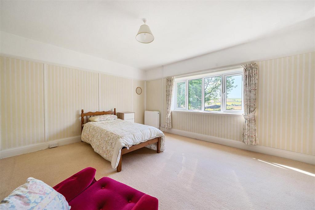 Ladywell Bed 3.jpg