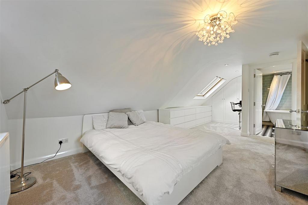CRW - Patronica - Bedroom E3 (1).JPG