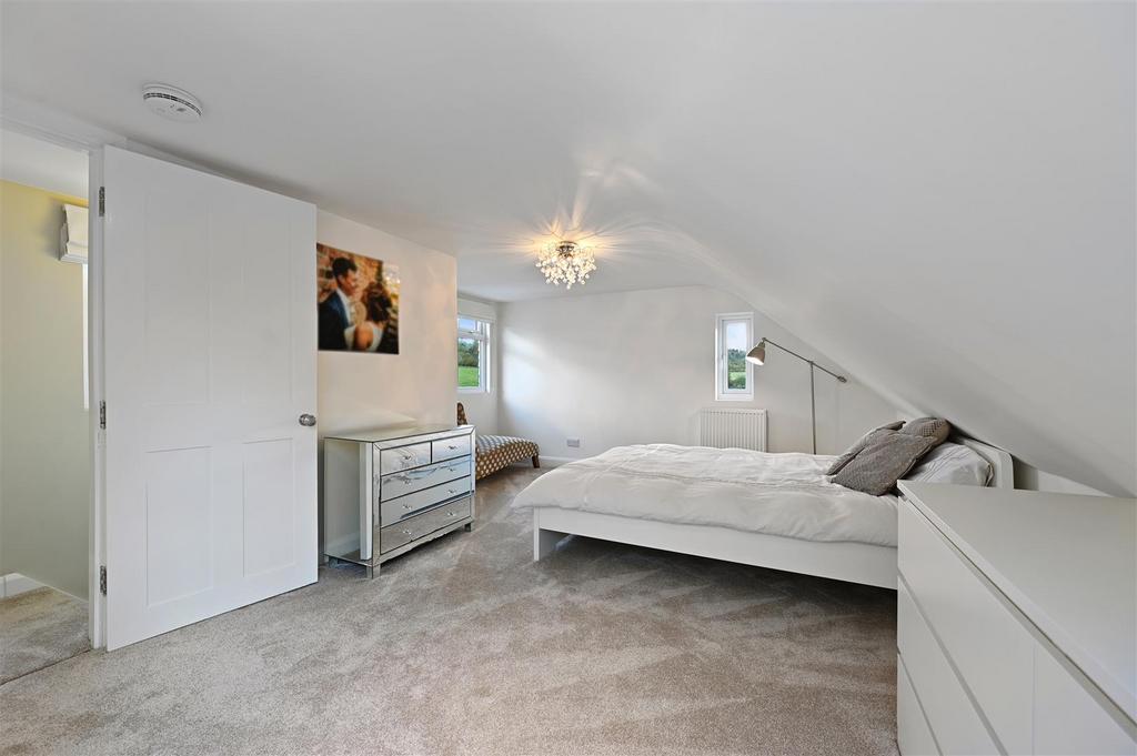 CRW - Patronica - Bedroom F3 (1).JPG