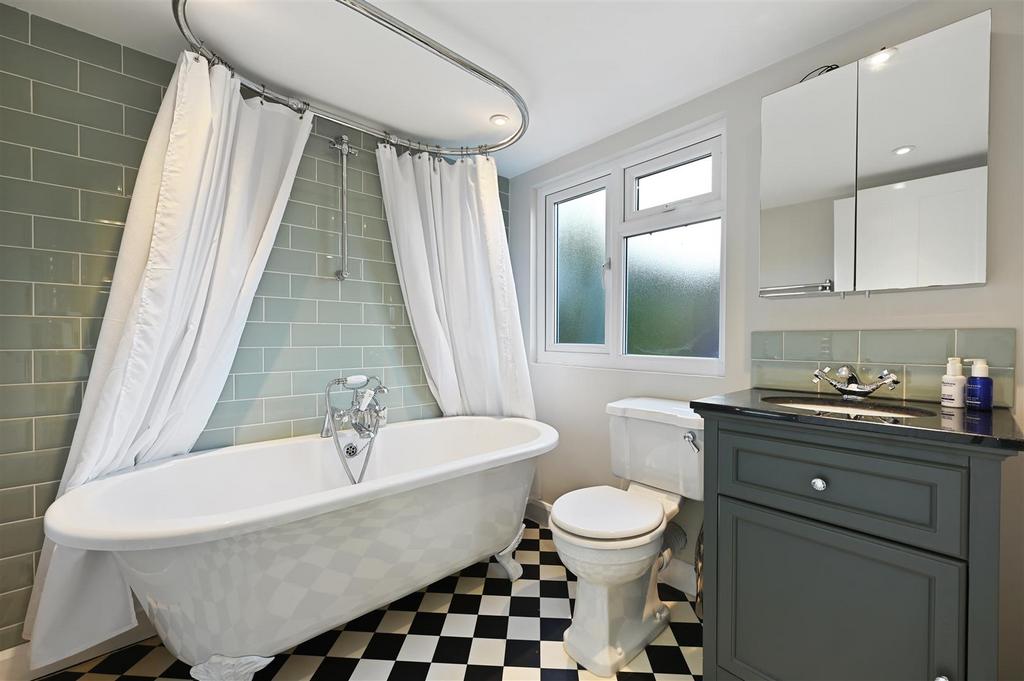 CRW - Patronica - Bathroom3 (1).JPG