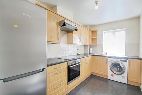 2 bedroom apartment to rent, Scholars Walk, Langley SL3