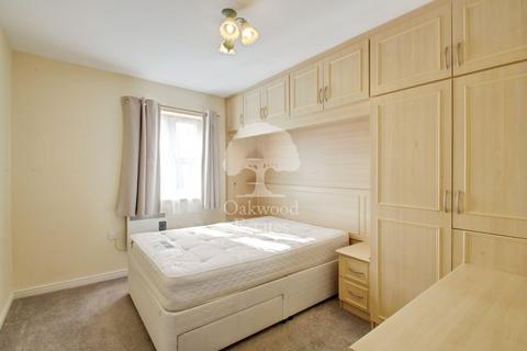 2 bedroom apartment to rent, Scholars Walk, Langley SL3