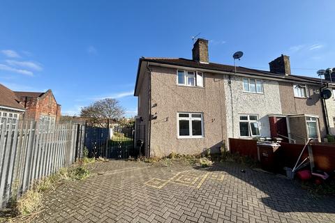 3 bedroom end of terrace house to rent, Coombes Road, Dagenham, RM9