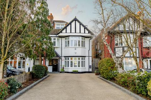 5 bedroom semi-detached house for sale, Hermon Hill, London, E18