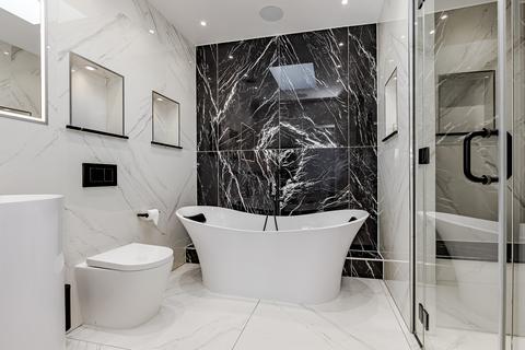 5 bedroom semi-detached house for sale, Hermon Hill, London, E18