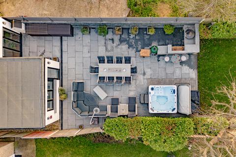 5 bedroom semi-detached house for sale, Hermon Hill, London, E18