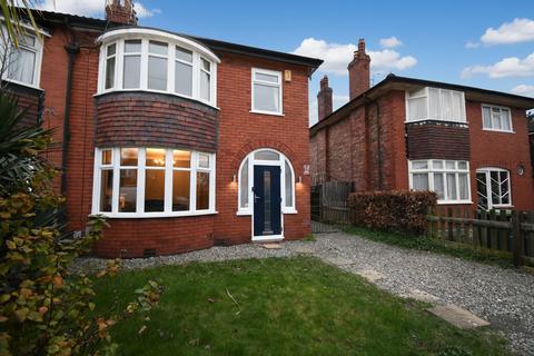 Newlands Avenue, Eccles, M30