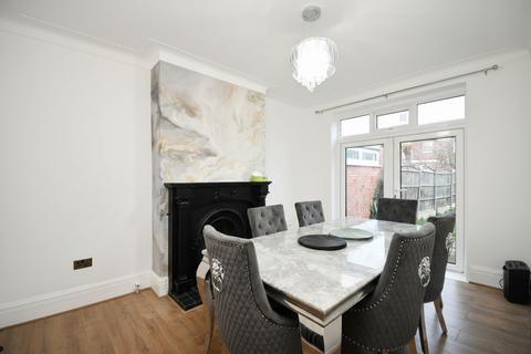 3 bedroom semi-detached house for sale, Newlands Avenue, Eccles, M30