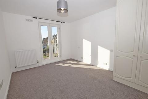 2 bedroom flat to rent, Freya Close, Bognor Regis, PO22
